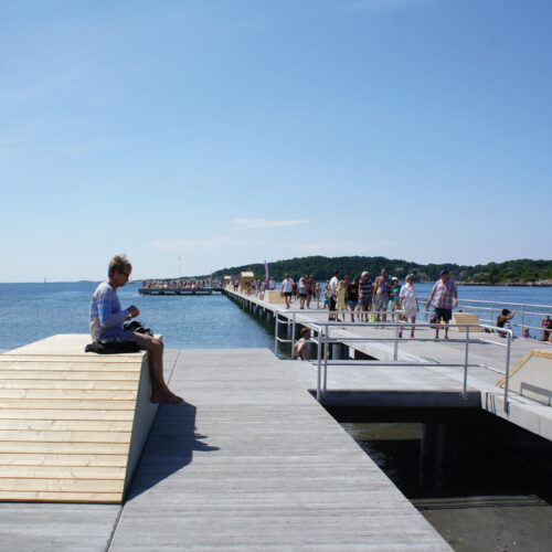 Bathing pier in askim bay / manofactory ab