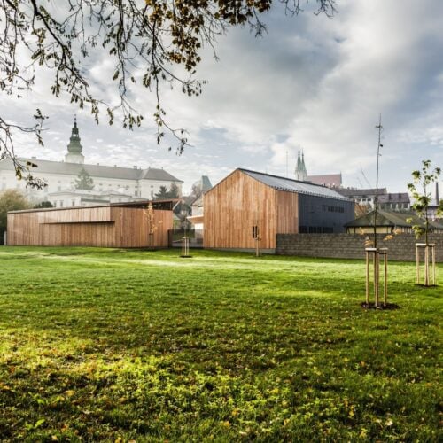 Gardening Center in The Chateau Gardens Complex / Architekti DRNH