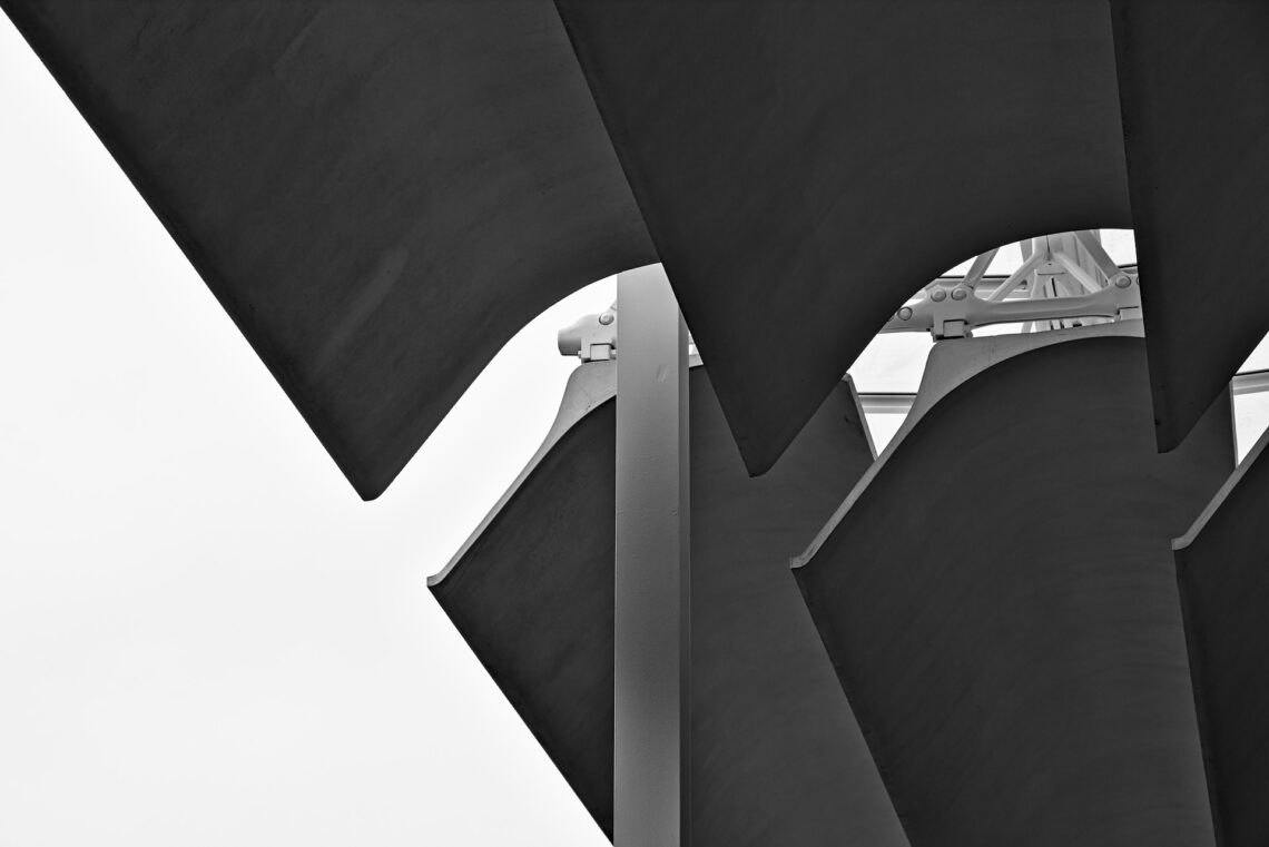 Detail of the roof of the menil collection - renzo piano architect and peter rice structural engineer - © max on flickr