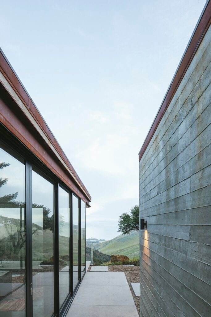 Off-Grid Guest House / Anacapa Architecture