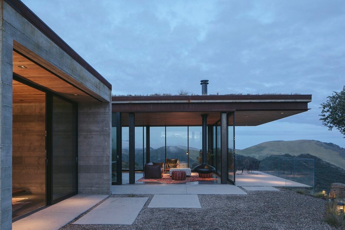 Off-Grid Guest House / Anacapa Architecture