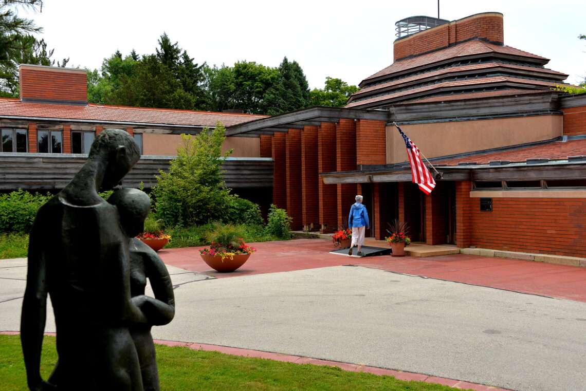 Wingspread, herbert f. Johnson house. Wind point, wisconsin - frank lloyd wright - © keith ewing