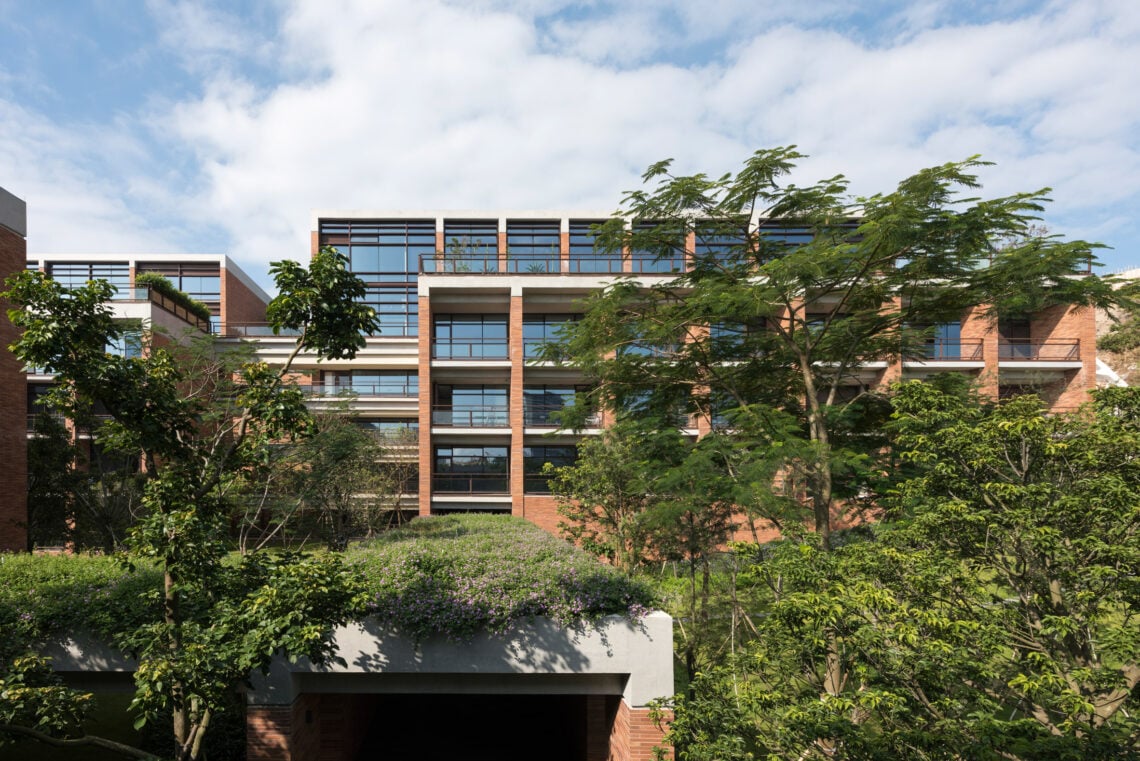 Foster + Partners uses extra-long bricks for Chinese university campus