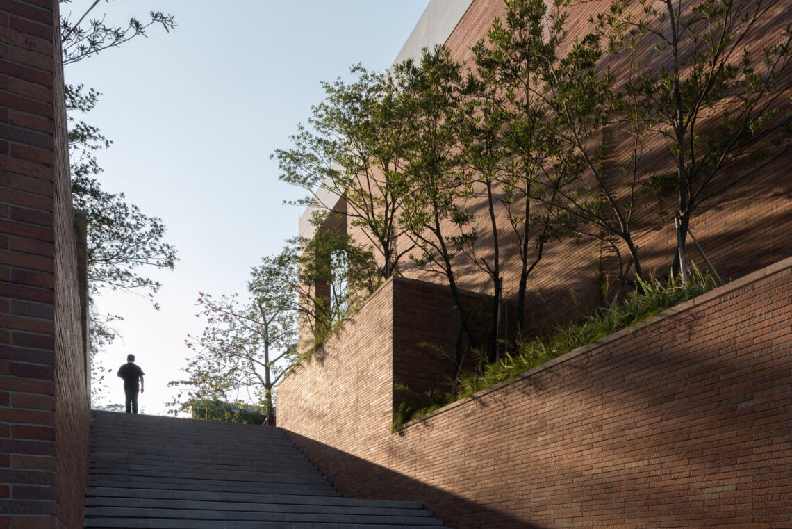 Foster + Partners uses extra-long bricks for Chinese university campus