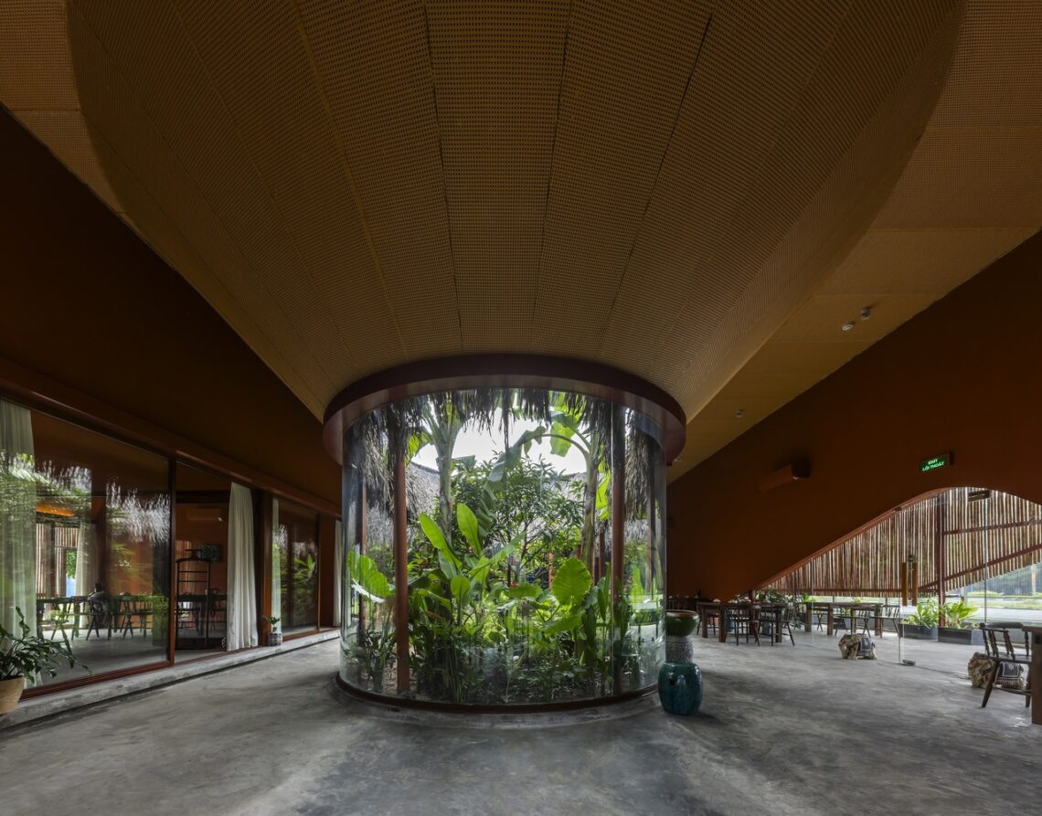 Nhà Tú Garden Restaurant / Long Nguyen Design