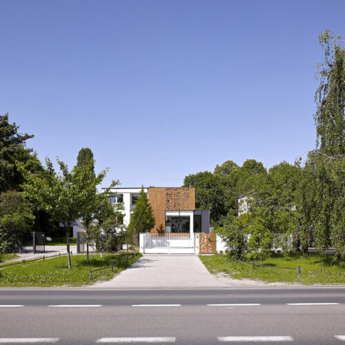 Perforated House / KLUJ STUDIO