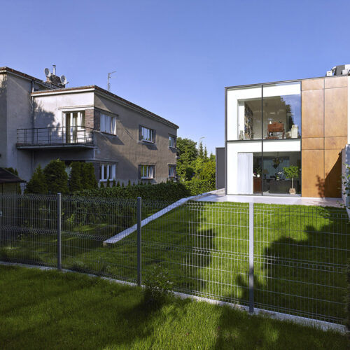 Perforated House / KLUJ STUDIO