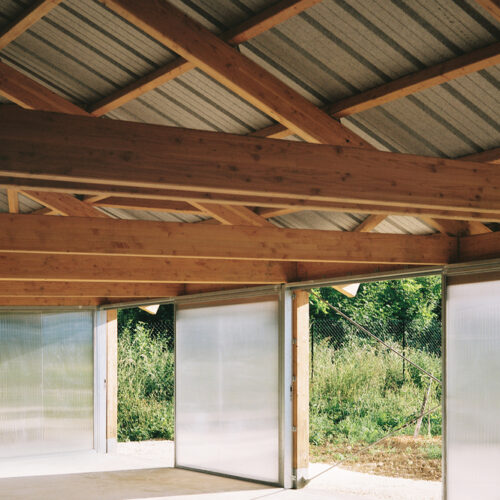 Shelter for gardeners / esnard sanz