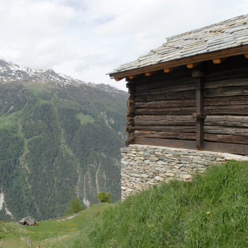 Shelter in the swiss alps / personeni raffaele schärer architectes