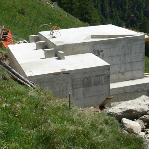 Shelter in the swiss alps / personeni raffaele schärer architectes