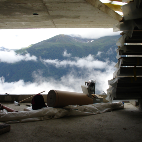 Shelter in the swiss alps / personeni raffaele schärer architectes