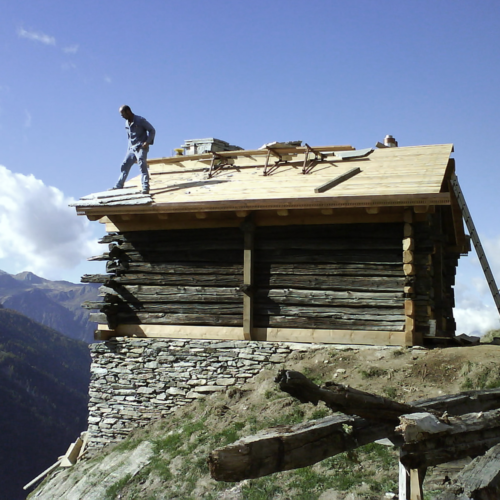 Shelter in the swiss alps / personeni raffaele schärer architectes