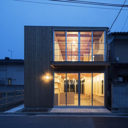 Wooden box house / suzuki architects