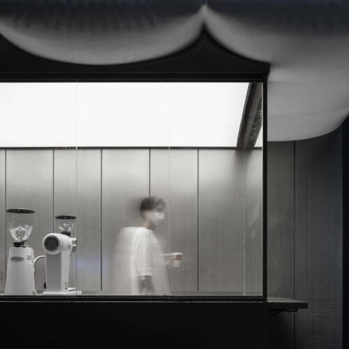 Birdie Cup Coffee / F.O.G. Architecture