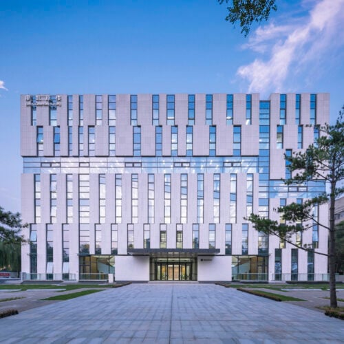 Tsinghua University's Law Faculty Library / KOKAISTUDIOS