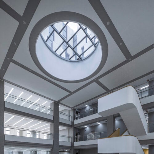 Tsinghua University's Law Faculty Library / KOKAISTUDIOS