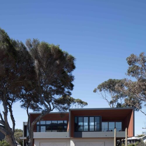 Mornington beach houses / habitech systems