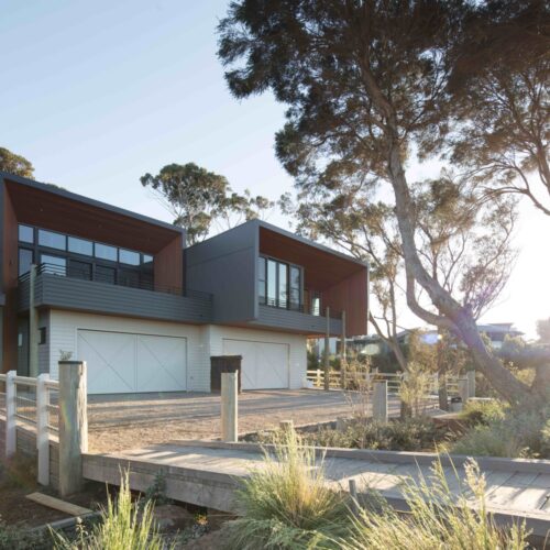 Mornington beach houses / habitech systems