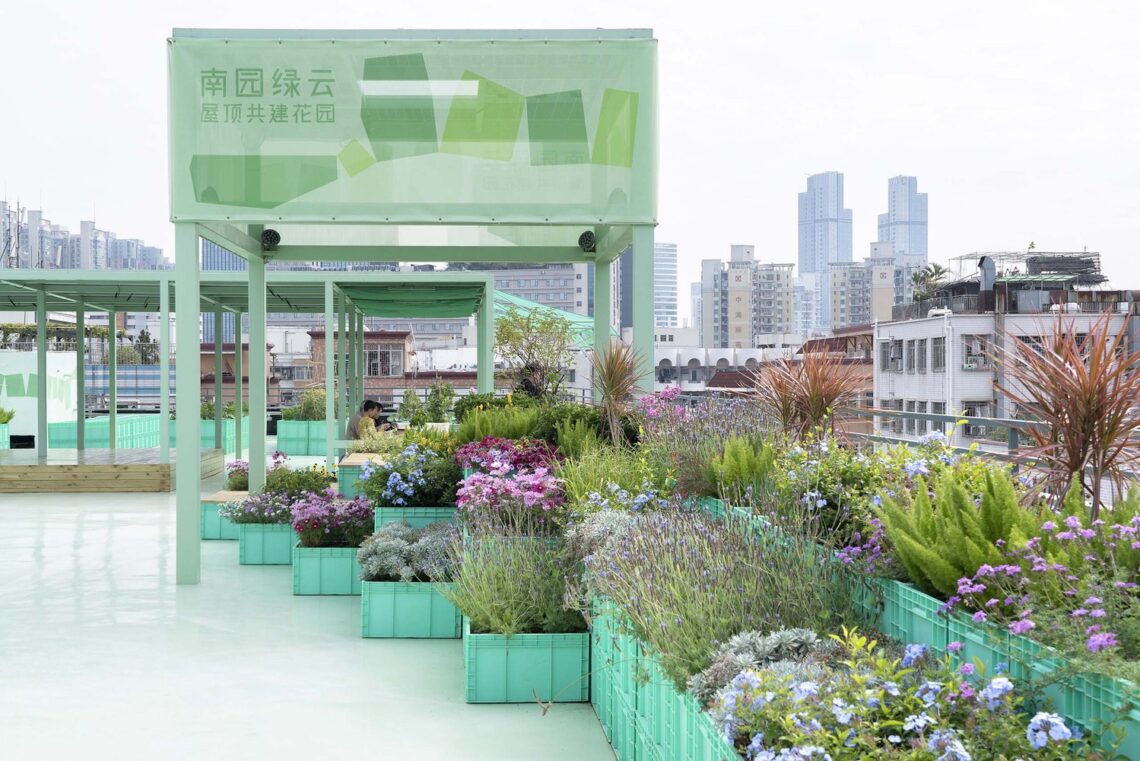 Co-build roof garden "green cloud garden" / 11architecture