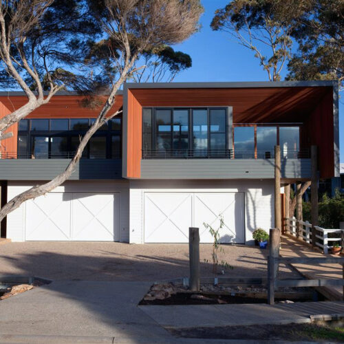 Mornington beach houses / habitech systems