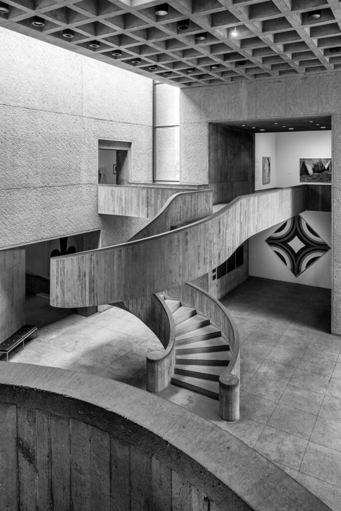 Raw concrete interior staircase everson museum i. M. Pei classics on architecture lab