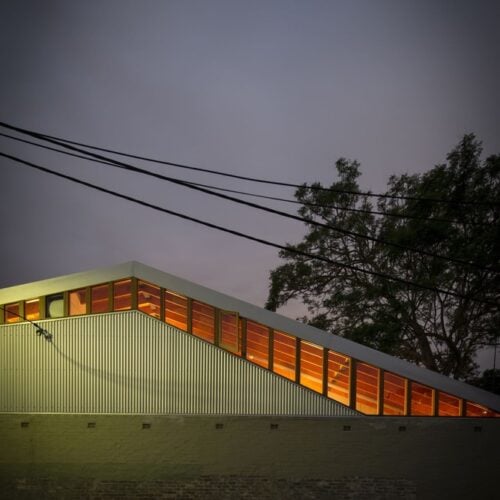 Cowshed House / Carter Williamson Architects