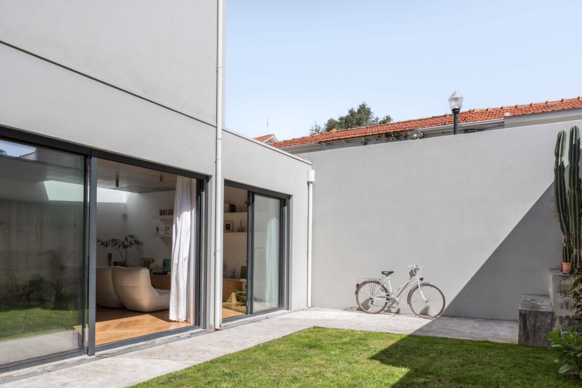 Casa figueira da foz / alessandro pepe arquitecto