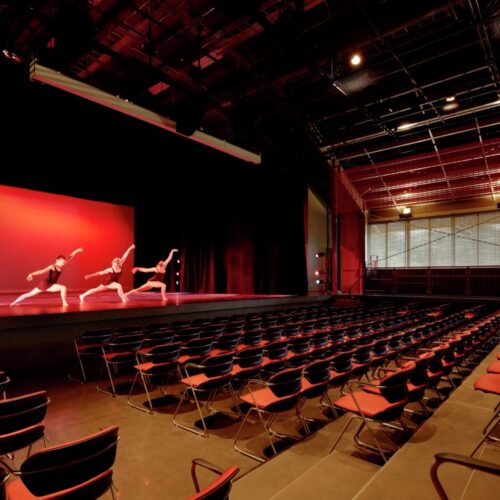 Seabury Hall Creative Arts Center / Flansburgh Architects