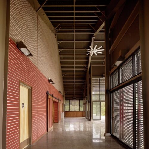 Seabury Hall Creative Arts Center / Flansburgh Architects