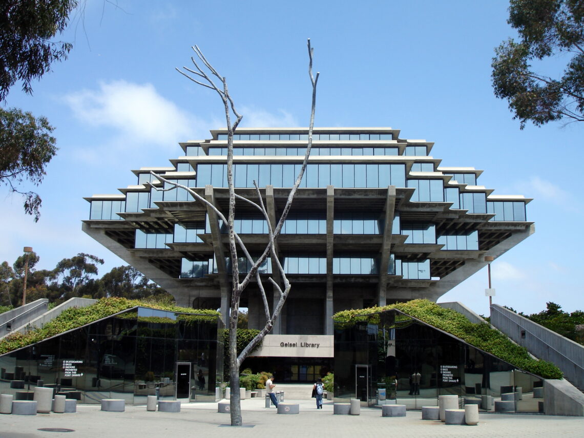 Geisel Library / William L. Pereira & Associates | Classics on Architecture Lab