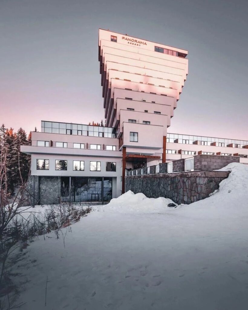 Hotel Panorama, by Zdeněk Řihák, Štrbské Pleso, Slovakia, 1967. #socmod photo by @and.pudlo #brutgroup #socheritage #socialistmodernism #utilitarianarchitecture