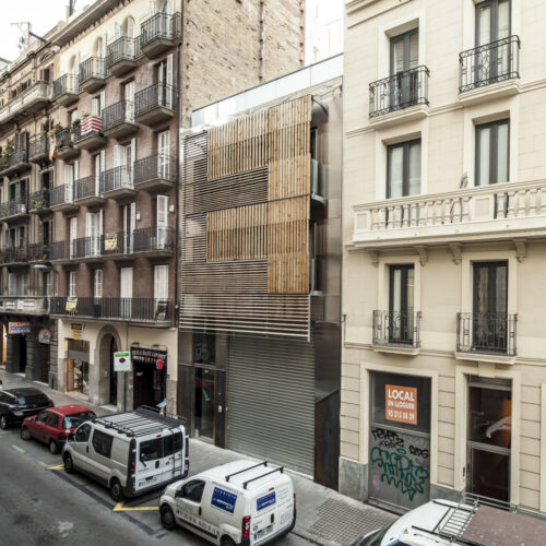 Edificio de viviendas en Barcelona / Mateo Arquitectura