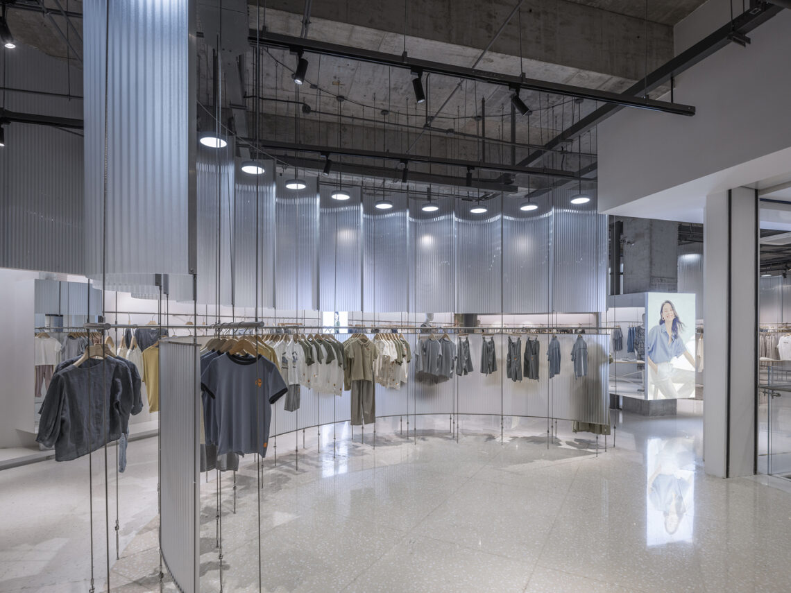 Cotton Park Vitality Island Store / SpaceStation