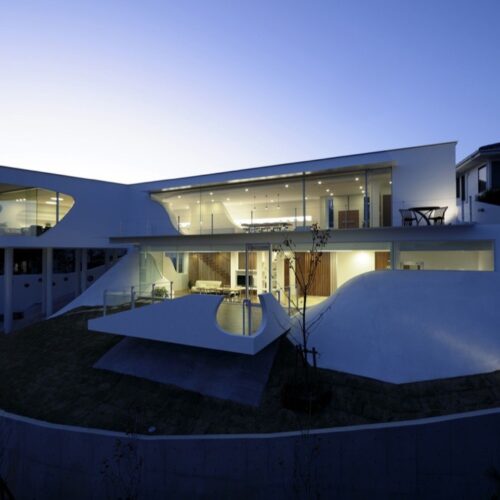 Mountains & Opening House / EASTERN Design Office