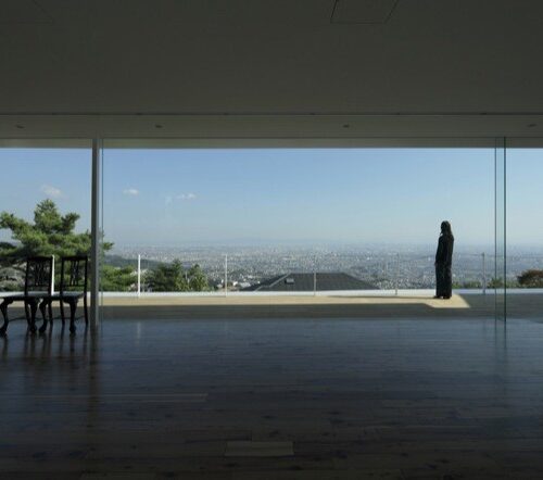 Mountains & Opening House / EASTERN Design Office