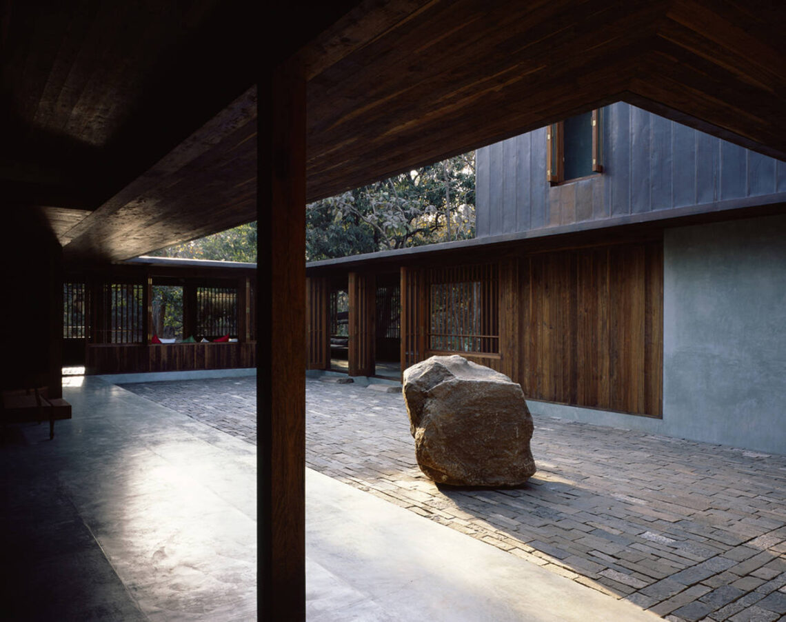 Copper House II / Studio Mumbai