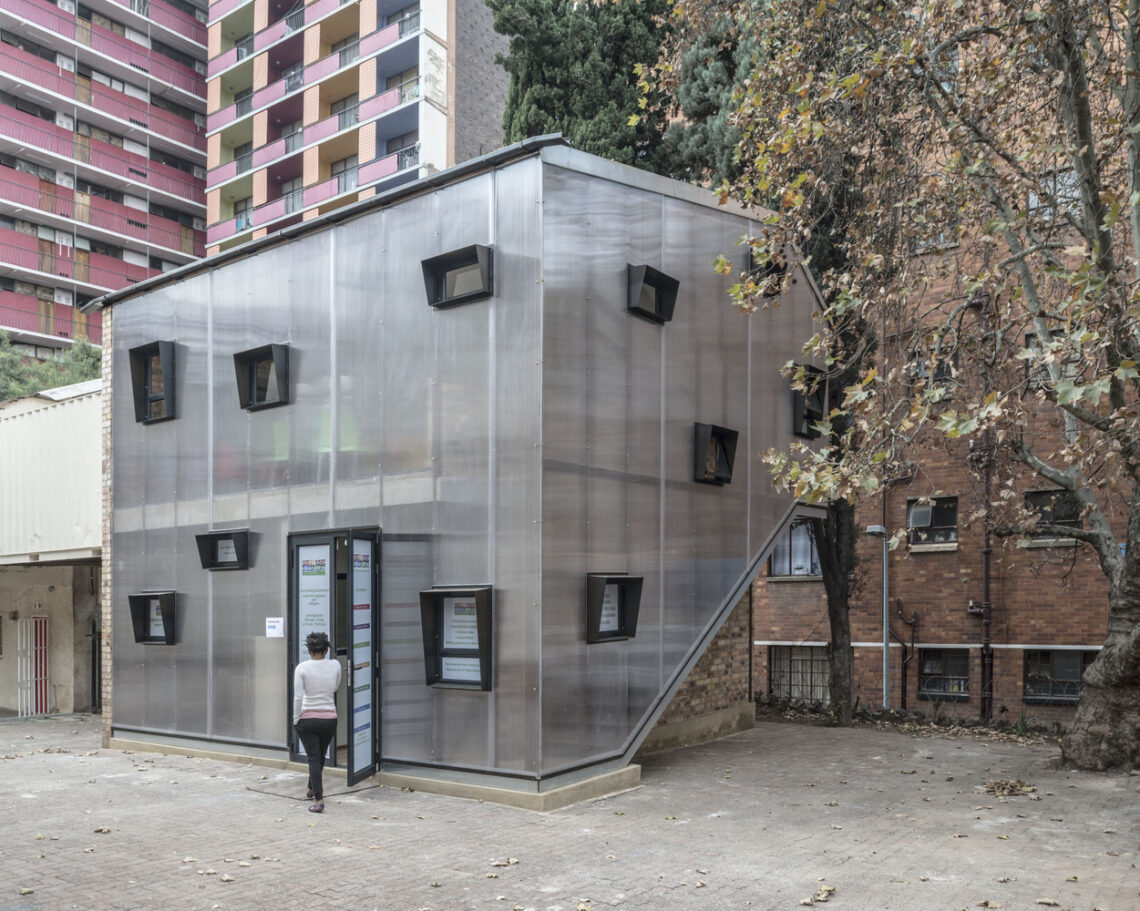 Hillbrow counselling centre / local studio