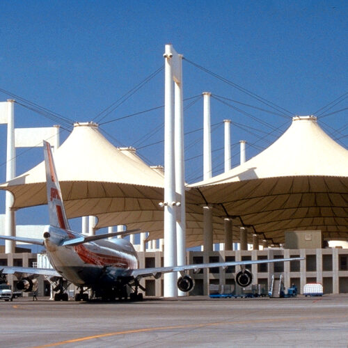 Hajj terminal - king abdulaziz international airport / som | classics on architecture lab