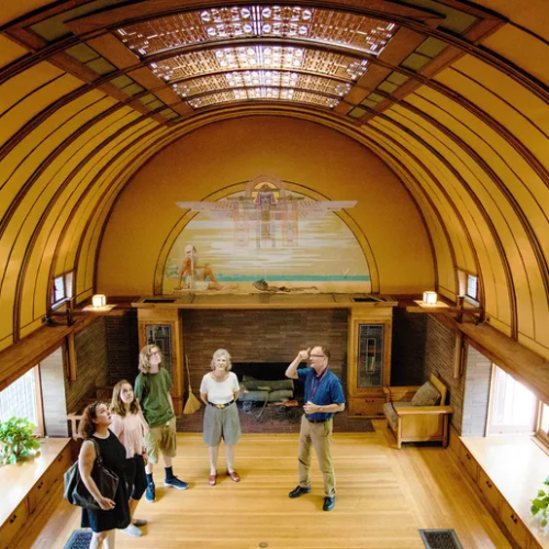 Exploring frank lloyd wright's architectural legacy in oak park, illinois