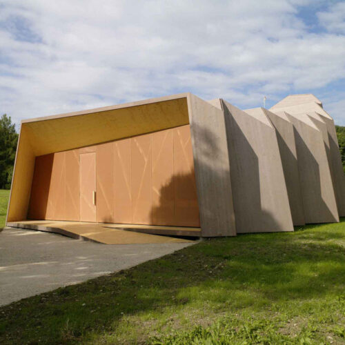 Temporary chapel of saint-loup / localarchitecture + danilo mondada