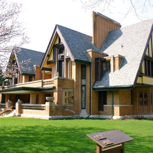 Exploring frank lloyd wright's architectural legacy in oak park, illinois