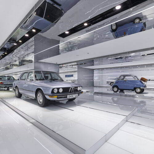 Zhengtong bmw museum / crossboundaries