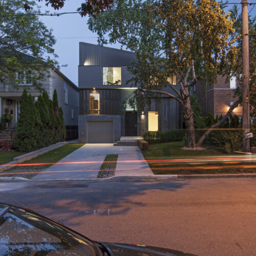 Tetris House / Atelier RZLBD