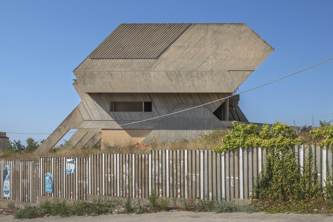 Unfinished building ispica © roberto conte.