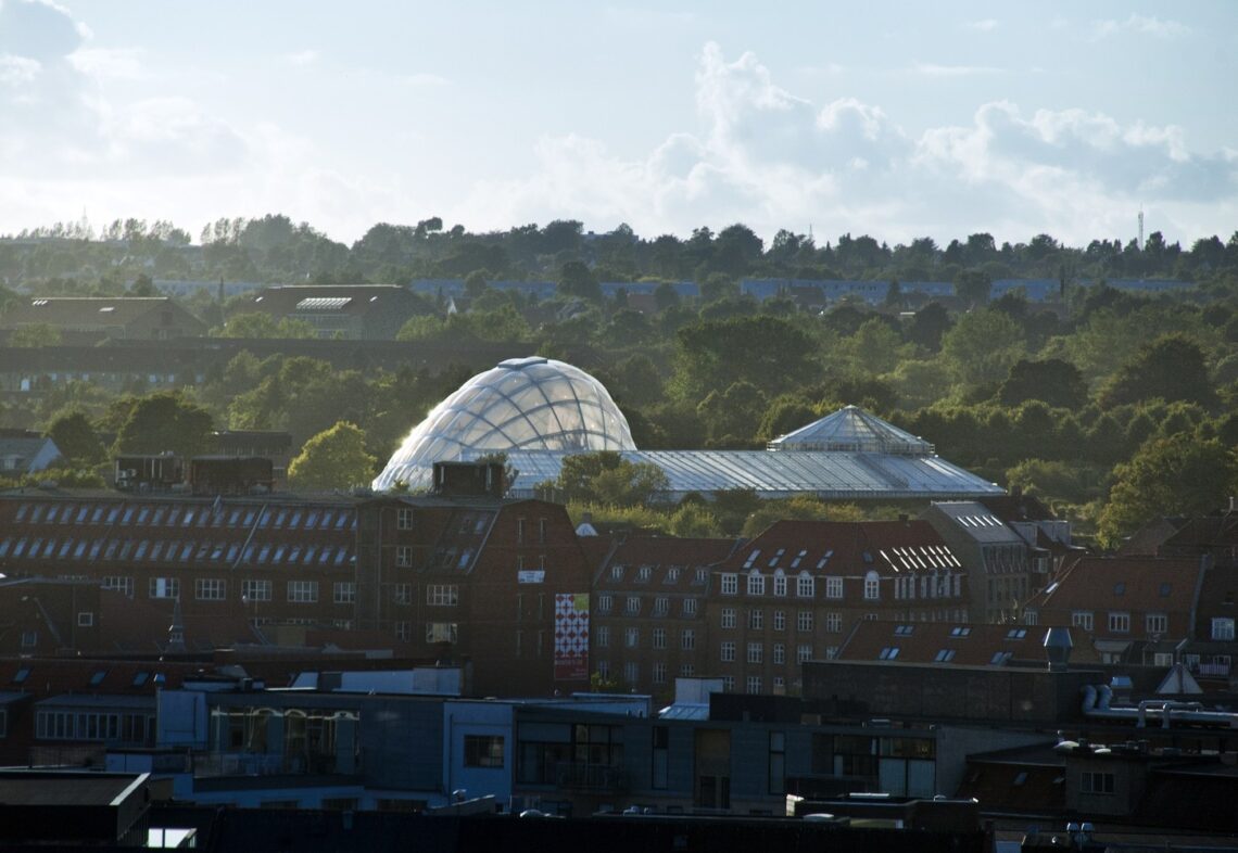 Sustainable hothouse / c. F. Møller