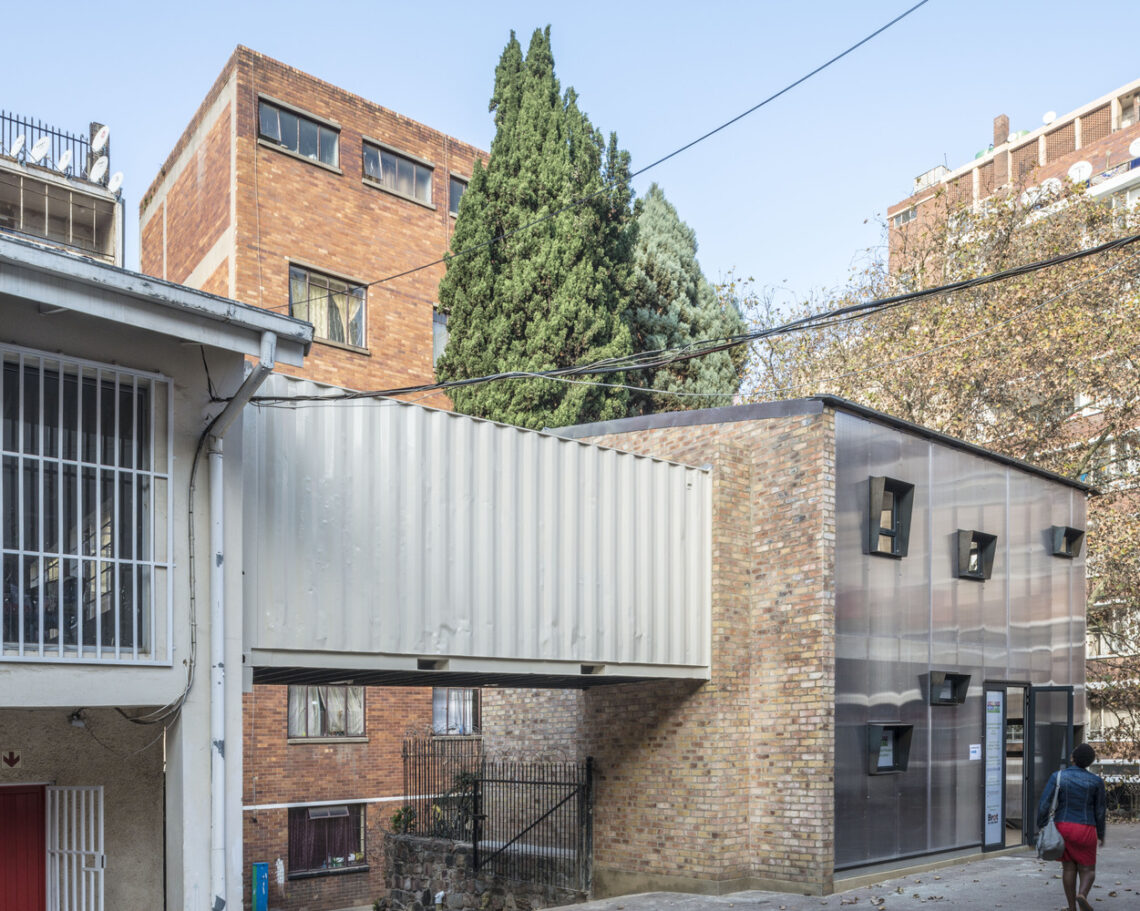 Hillbrow counselling centre / local studio