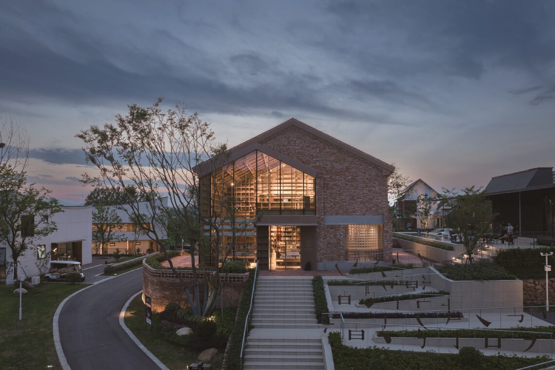 Hefei 1953 juxing grain post shanghai sanlian bookstore / su architects