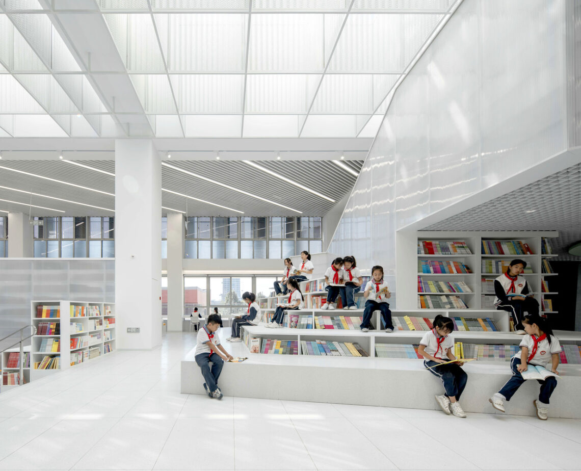 Shanghai conservatory of music experimental school hebi branch library interior renovation / urbanus