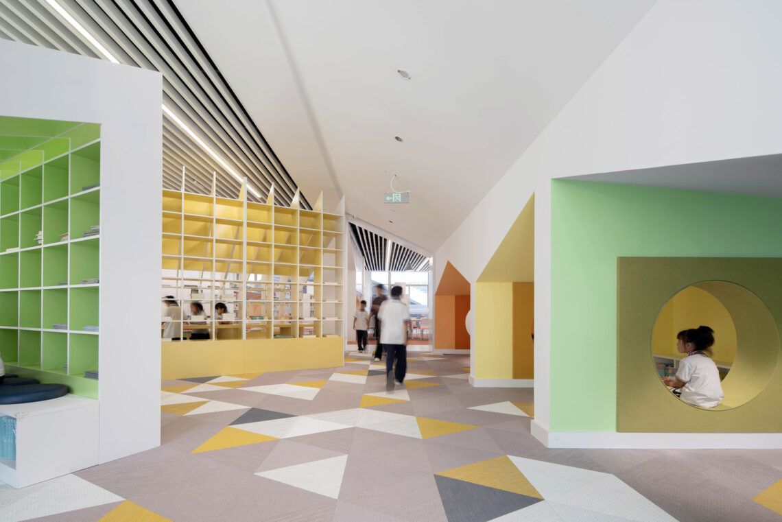 Shanghai conservatory of music experimental school hebi branch library interior renovation / urbanus