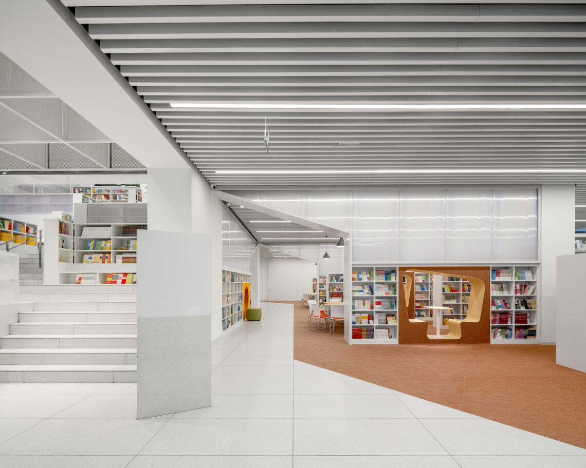 Shanghai conservatory of music experimental school hebi branch library interior renovation / urbanus